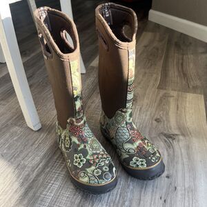 Bogs Classic High Paisley Boots Size 6 Womens Waterproof Rain Snow Working Chore